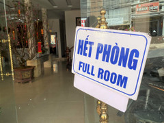 Du khách đổ lên Đà Lạt du xuân, loạt khách sạn treo biển 'hết phòng'