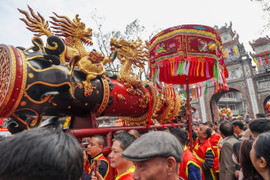 Mùng 4 Tết, làng Đồng Kỵ Bắc Ninh tưng bừng rước đại pháo