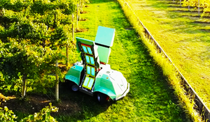 Robot sử dụng tia bức xạ chống nấm mốc trang trại