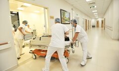 Suýt chết vì kiêng đi viện đầu năm