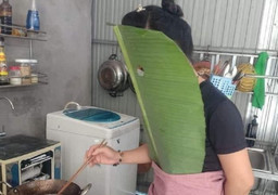 'Áo giáp chống đạn' khi rán cá 