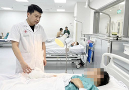 Nhiều người nát tay do tự chế pháo phát nổ