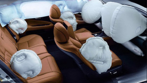 Xe ô tô chỉ hai túi khí có đủ an toàn?