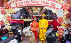 Cửa hàng vàng Hà Nội trang hoàng bắt mắt, chuẩn bị hốt bạc ngày vía Thần Tài