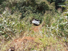 Ô tô con lao xuống vực sâu 20 mét ở Quảng Trị: Tài xế là giám đốc doanh nghiệp