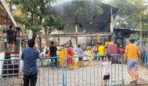 TP.HCM: Cháy khu vui chơi thiếu nhi, nhiều người tháo chạy