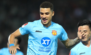 CLB Nam Định gạch tên đồng đội đưa Nguyễn Xuân Son lên đỉnh cao