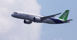 Máy bay nội địa đầu tiên của Trung Quốc trình diễn ở Singapore