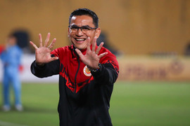 CLB Công an Hà Nội thắng TP.HCM trong trận ra mắt của HLV Kiatisak