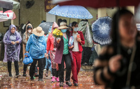 Miền Bắc nhiều nơi mưa nhỏ, ngày và đêm nhiệt độ chênh 7-8 độ C