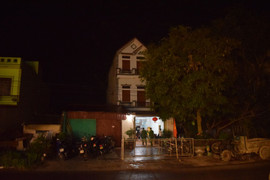 Điều tra vụ chồng sát hại vợ rồi tự gây thương tích