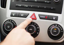 Khi nào nên bật đèn cảnh báo nguy hiểm trên xe?