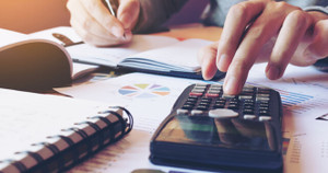 Nhiều người 'đi làm như đi chơi' nhưng cứ đòi thưởng Tết cao