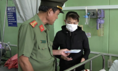 Tiền Giang: Bị dừng xe, nam thanh niên tông thẳng vào công an 
