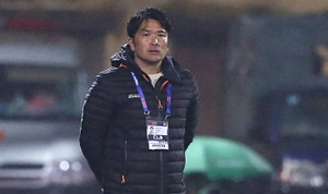 HLV Hà Nội FC khuyên cầu thủ Việt Nam thử sức ở hạng đấu thấp của giải Nhật Bản