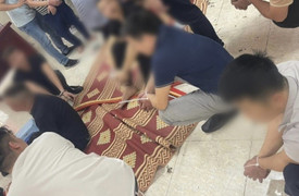 Bắt 14 'con bạc' chơi xóc đĩa, đánh bài tại nhà văn hoá thôn