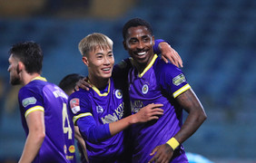 HLV Daiki Iwamasa có chiến thắng đầu tiên cùng Hà Nội FC