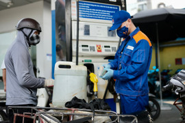 Giá dầu tiếp tục giảm phiên cuối tuần