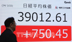 Chứng khoán Tokyo chạm mức 'đỉnh' mới