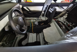 Vì sao nhiều người mua ô tô điện không kèm pin?