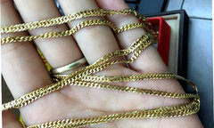 Muối mặt khi vòng vàng tặng vợ bị nam châm hút, người đàn ông kiện đòi lại tiền