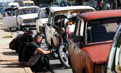 Giá xăng dầu ở Cuba tăng gấp 5 lần