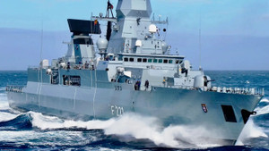 Tên lửa phòng không bị lỗi, UAV Mỹ thoát nạn trong gang tấc