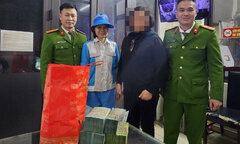 Công an giúp dân tìm lại gần 1,2 tỷ đồng vứt nhầm trong thùng rác