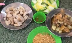 Bữa cơm không đủ no của sinh viên đi học Quốc phòng: Giám đốc ĐH Huế nói gì?