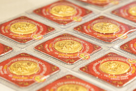 Giá vàng hôm nay 2/3: Vàng thế giới phi mã