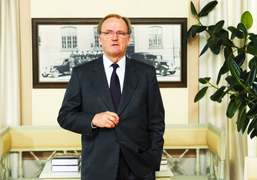 Chuyện về 2 tấm bằng đại học của vị chủ tịch tập đoàn thang máy top 1 thế giới