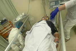 Tài xế taxi bị côn đồ đánh chấn thương sọ não trên phố Hà Nội