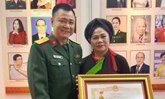 Mẹ của NSND Tự Long nhận danh hiệu NSƯT, trải lòng sau khi vượt qua bệnh ung thư