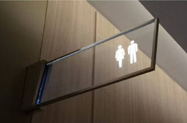 Vào nhầm nhà vệ sinh nữ 10 giây, nam nhân viên bị đuổi việc 