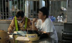 Vi phạm nồng độ cồn, tài xế gọi điện đề nghị bạn nhậu chia tiền nộp phạt