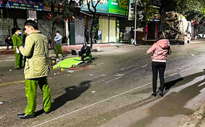 Xe máy đi lấn làn va chạm xe bồn, 2 người tử vong