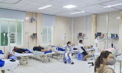 Khánh Hòa: 60 người nhập viện, nghi ngộ độc thực phẩm sau khi ăn cơm gà 