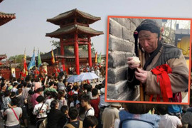 Diễn vai ăn mày ở khu du lịch, kiếm bộn tiền nhờ du khách đua nhau 'boa'