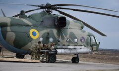 Khoảnh khắc trực thăng Mi-8 Ukraine bị phá hủy ở Donetsk
