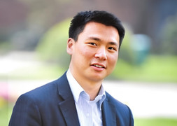 Cuộc sống sau 30 năm của nam sinh nghèo rửa bát thuê đỗ ĐH top 1 thế giới