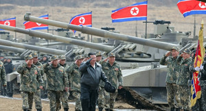 Nhà lãnh đạo Triều Tiên giám sát cuộc huấn luyện tác chiến trên không