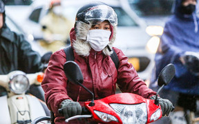 Đêm nay không khí lạnh tràn về, miền Bắc chuyển mưa rét, đề phòng dông lốc