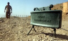 Ác mộng với bộ binh Nga khi Ukraine gắn mìn Claymore lên UAV