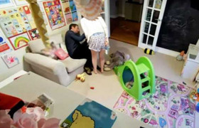 Vợ tố chồng bạo hành, cảnh sát phát hiện chính người chồng bị đánh dã man