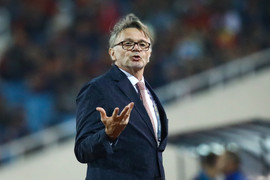 Tuyển Việt Nam đấu Indonesia: HLV Troussier phải biết cách 'giữ ghế'