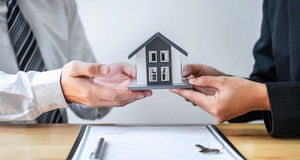 Bất động sản ấm lên, người bán 'quay xe', lật kèo khiến môi giới cay đắng