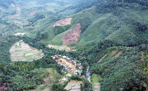 Nơi biên giới có vườn địa đàng