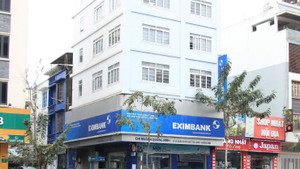 Nợ thẻ tín dụng Eximbank 8,8 tỷ: 2 bên thống nhất gì sau buổi làm việc đầu tiên?