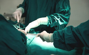 Suýt chết do uống nước lá cây phá thai