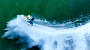 Mãn nhãn với màn 'cưỡi sóng' của 70 tay đua mô tô nước ở Bình Định